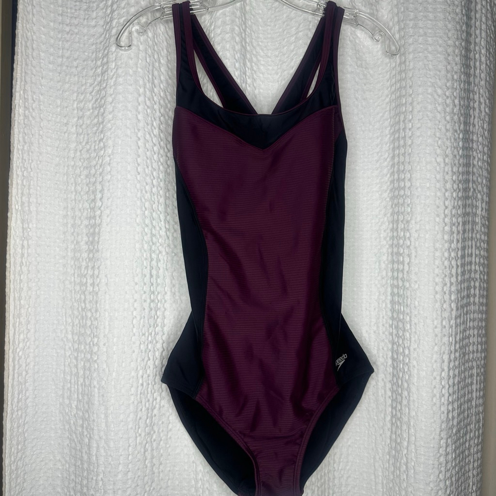 Women's Medium Speedo Potent Purple Burgundy One Piece Swimsuit Bathing Suit